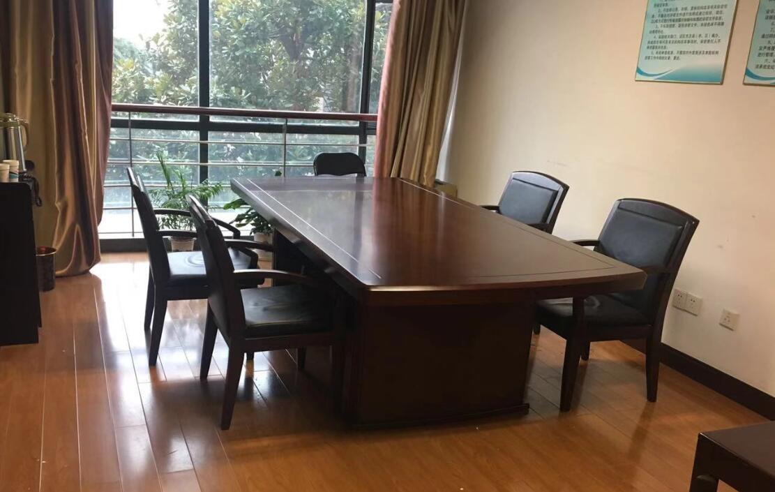 高檔辦公家具應(yīng)該具備哪些特質(zhì) 高檔辦公家具應(yīng)該具備哪些特質(zhì)