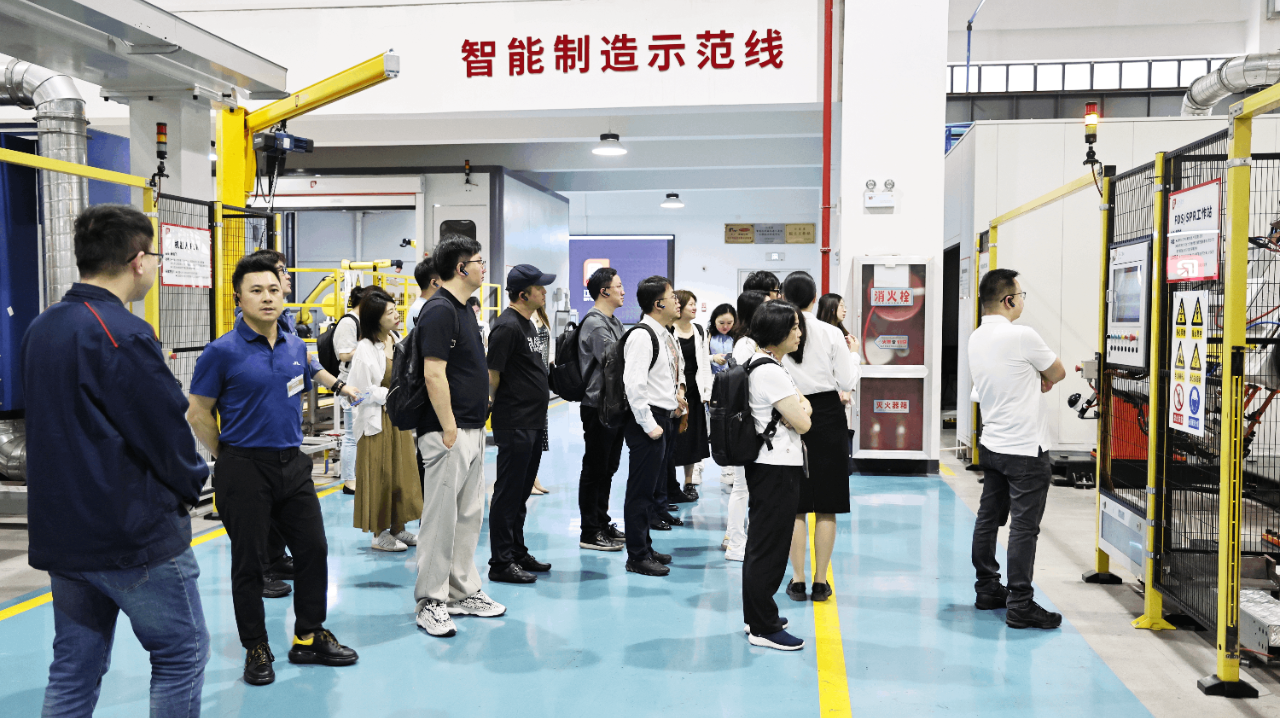 中歐國際工商學(xué)院EMBA2022級國內(nèi)實境課程走進(jìn)江蘇北人